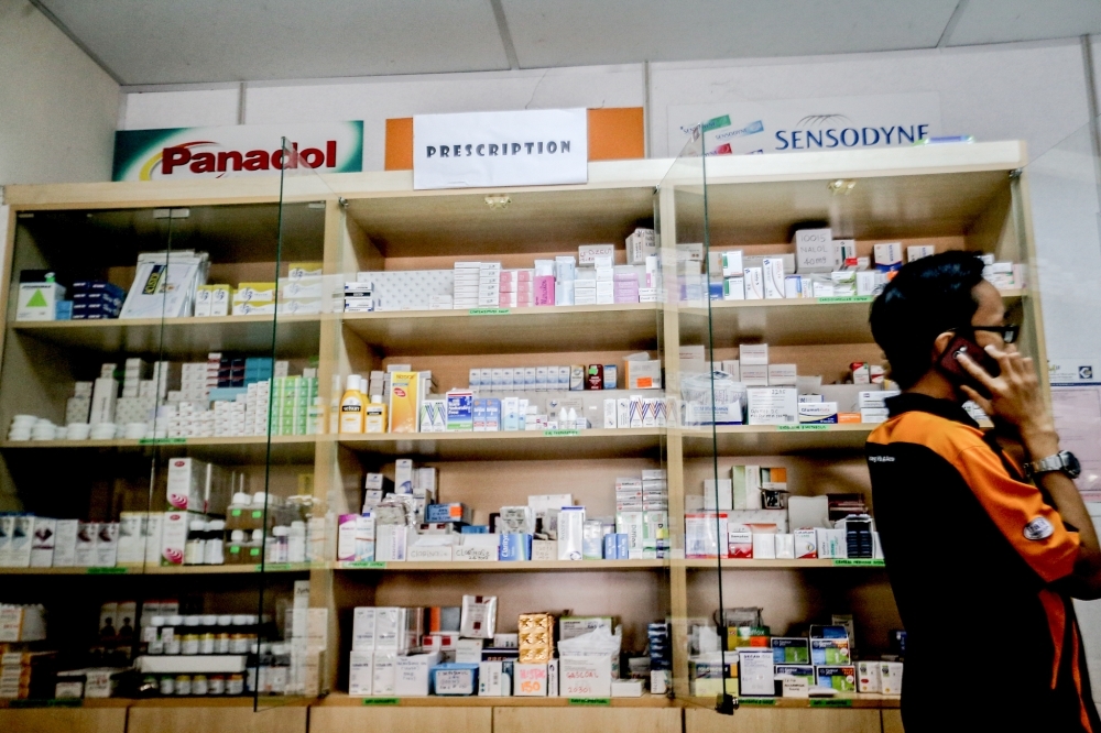 Health Minister: Positive Progress on New Medicine Price Display Rules